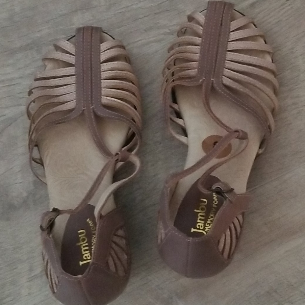 Jambu Memory Foam short heel shoes